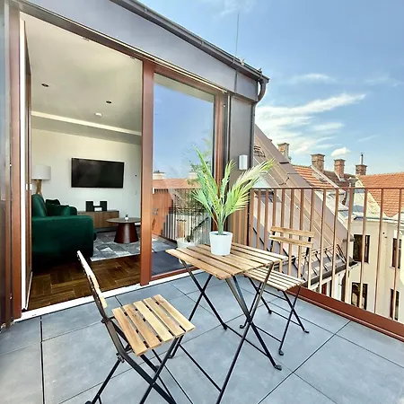 Penthouse Wien Mit Parkplatz Und Balkon Viena Exterior foto