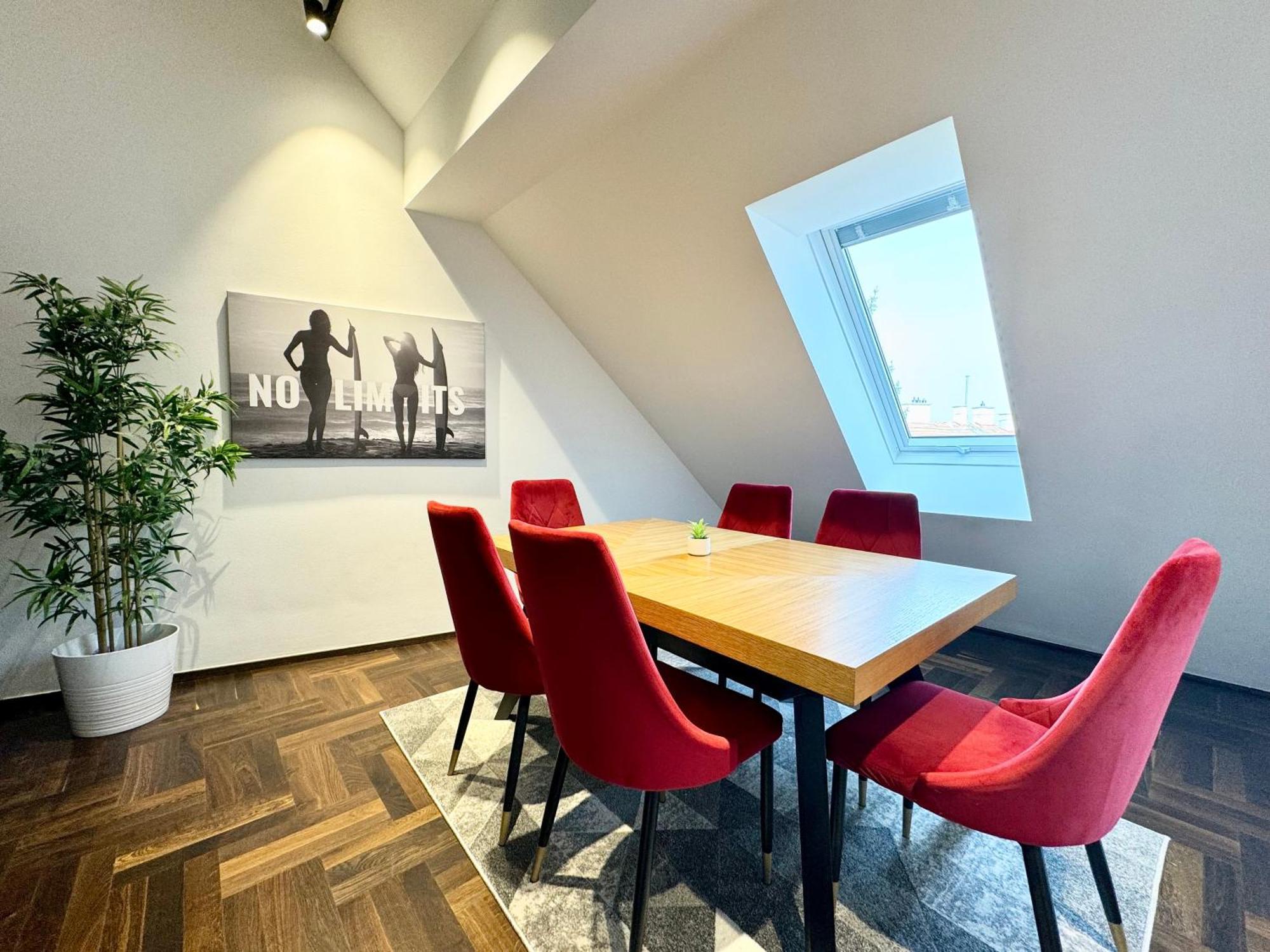 Apartamento Penthouse Wien Mit Parkplatz Und Balkon